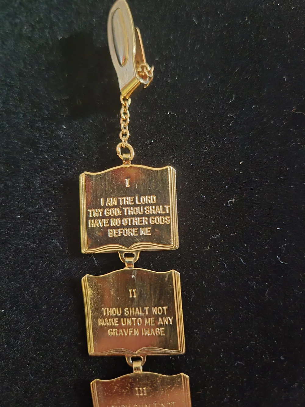 N/A gold tone